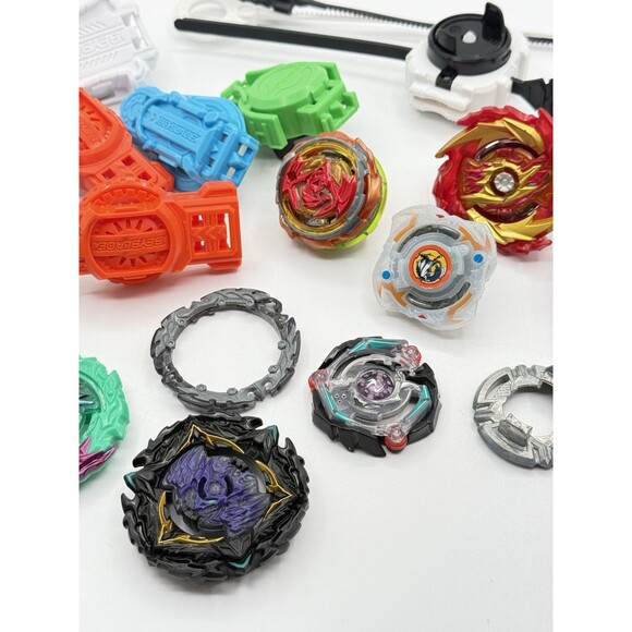 Beyblade Large Lot Metal & Plastic Launchers Accessories Parts Vintage Rare - Picture 3 of 5